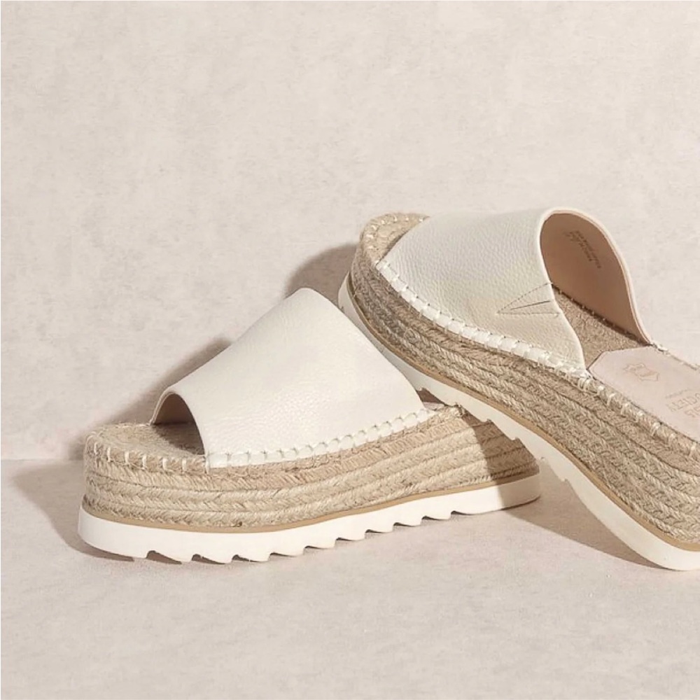 Oasis Society Women’s Cream Platform Slide Sandals - Picture 3 of 11